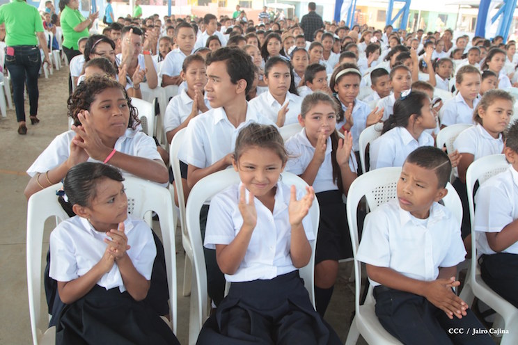 Estudiantes de Ciudad Bel&eacute;n y Sabana Grande estrena colegio
